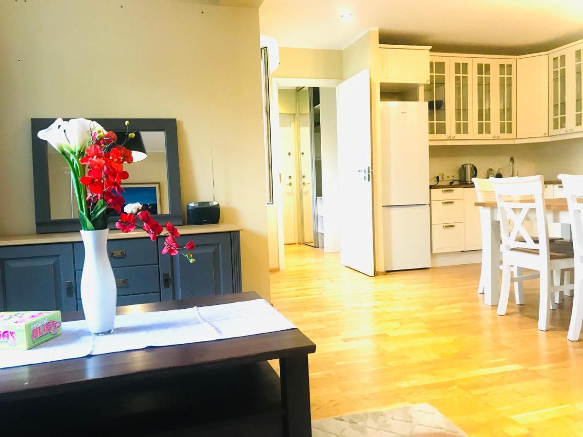Cozy City Penthouse Apartment, Free Parking Tallinn Bagian luar foto