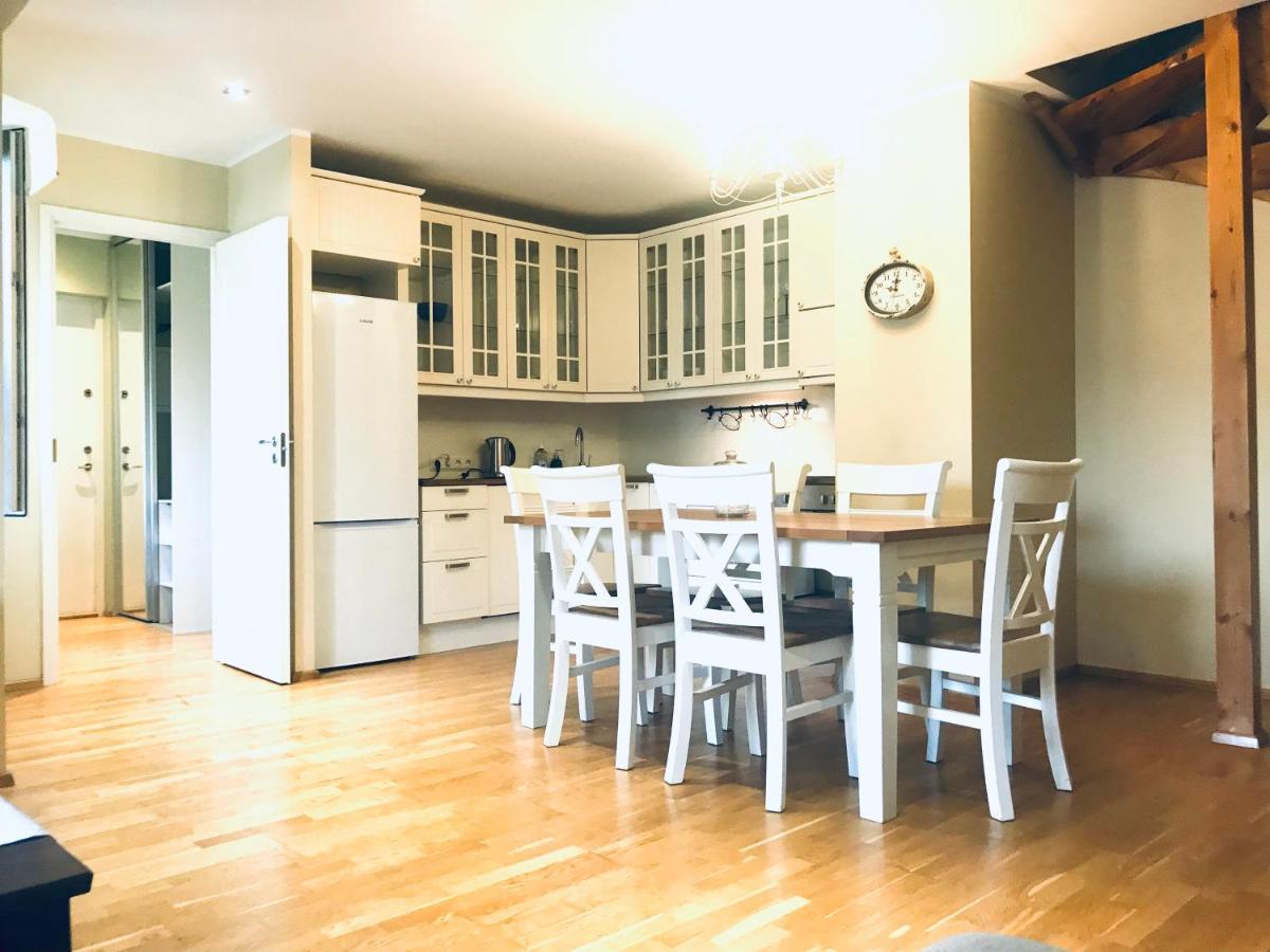 Cozy City Penthouse Apartment, Free Parking Tallinn Bagian luar foto