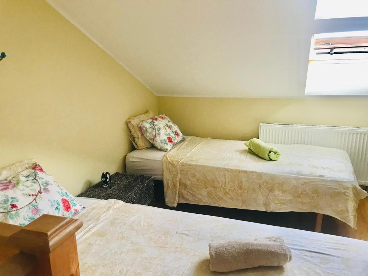 Cozy City Penthouse Apartment, Free Parking Tallinn Bagian luar foto
